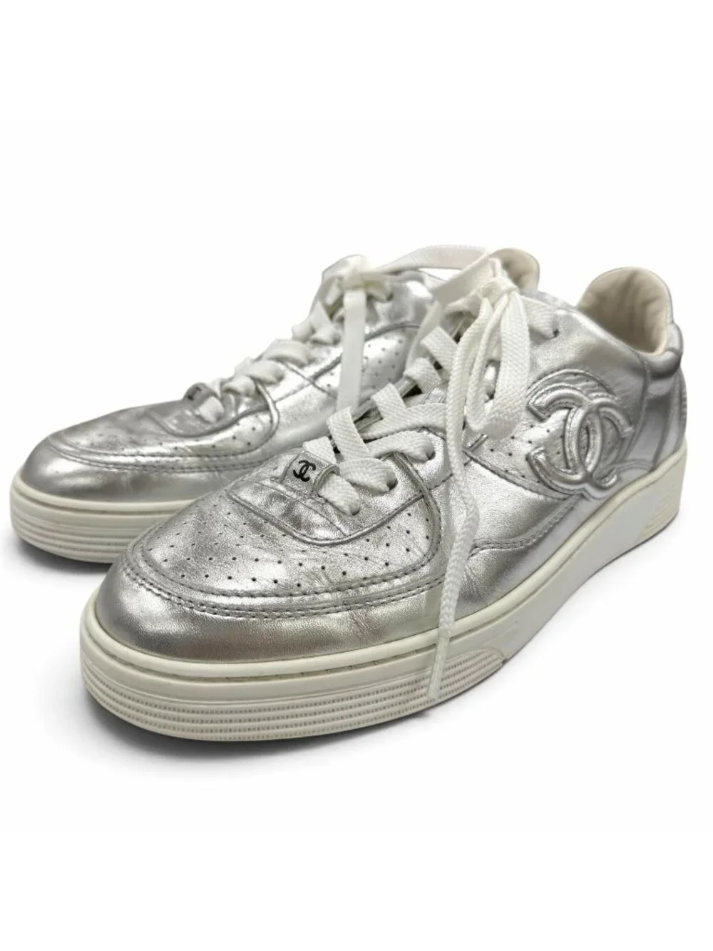 Chanel CC Logo Lace-up Leather Low Top Sneakers Silver